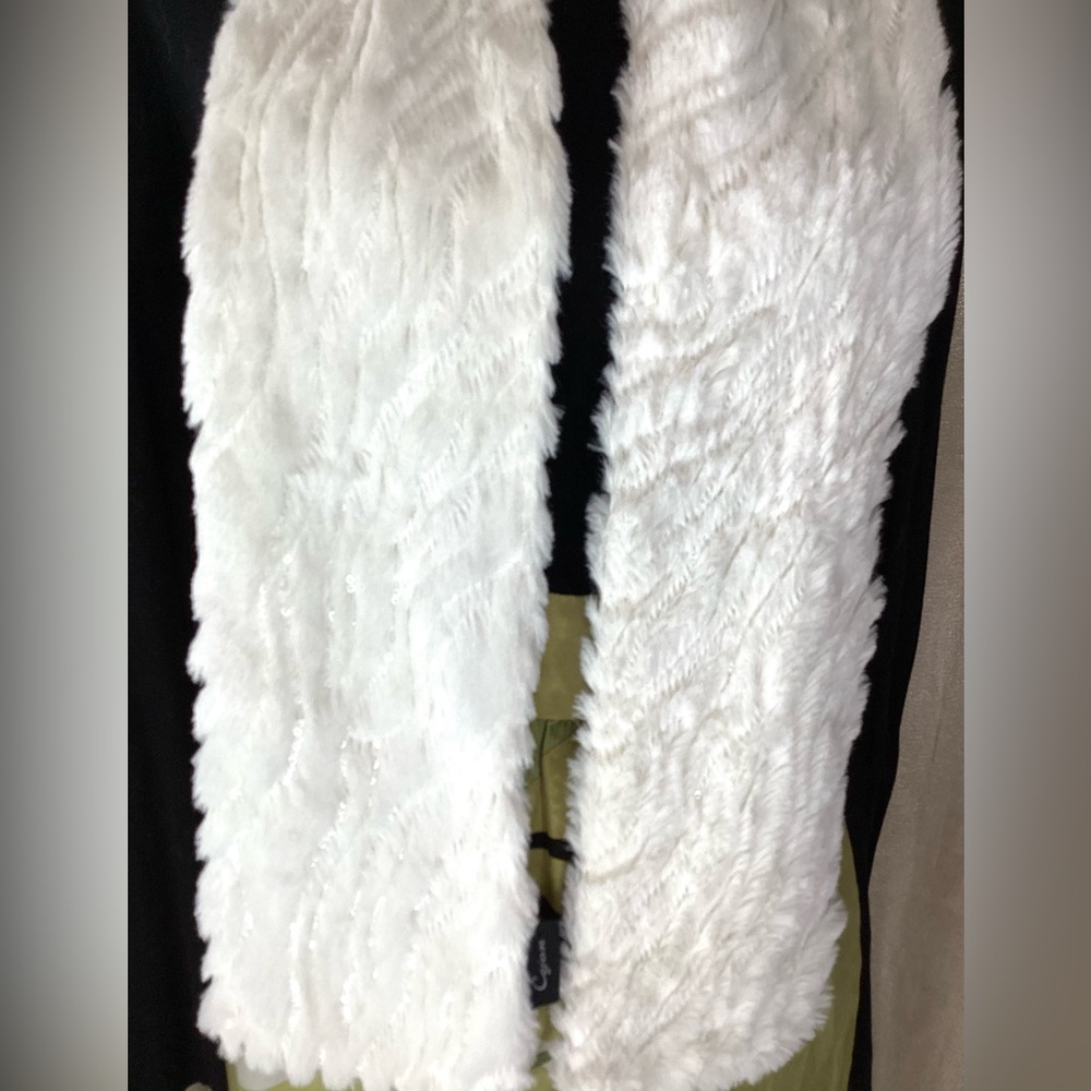 Cejon Shiny And Fluffy Soft Scarf. - image 3